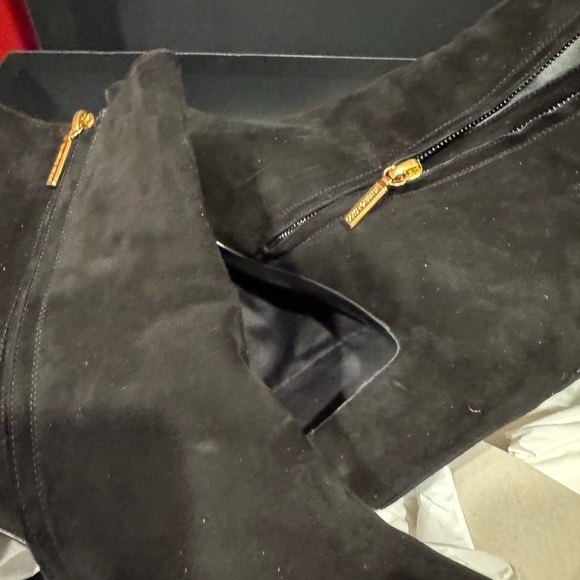 Dolce & Gabbana Black Ankle Booties - Picture 10 of 11